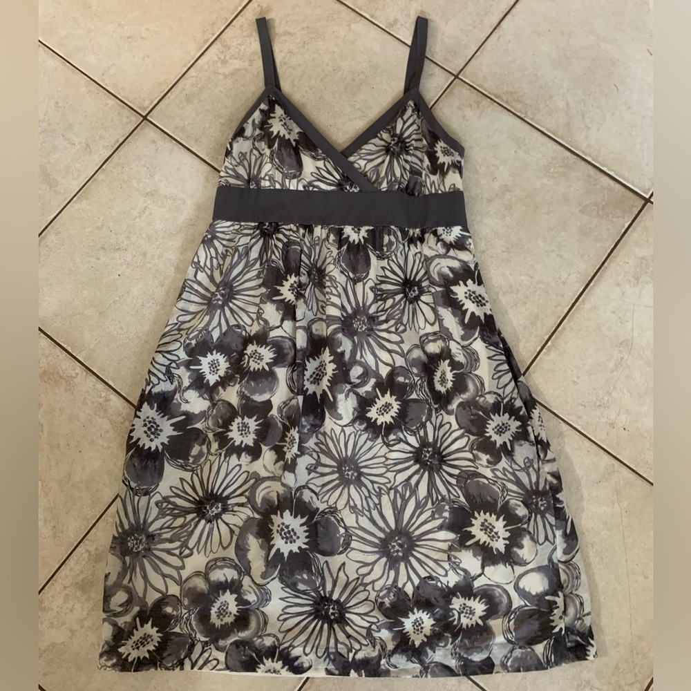 Vince Gray Floral Cotton Silk Blend Sundress. Size 6. EUC